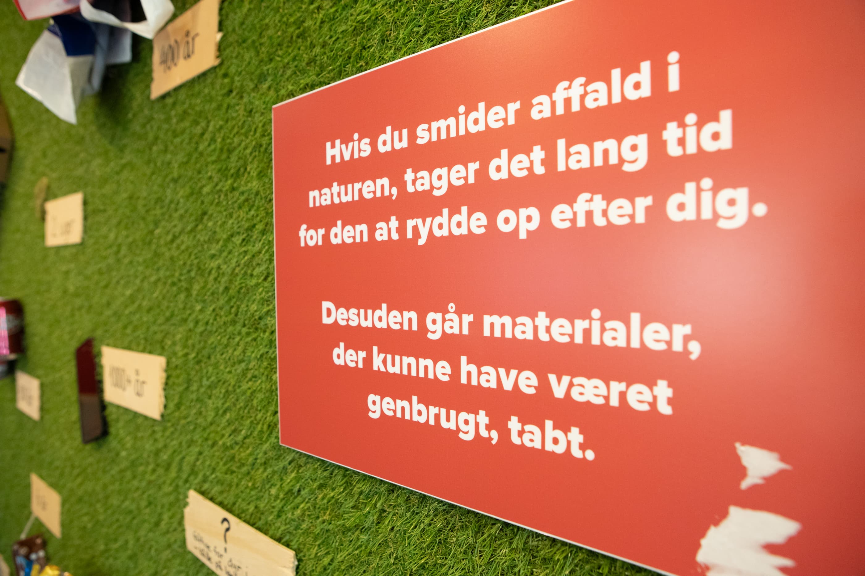 Billede af undervisningsmateriale på Norfors Besøgscenter